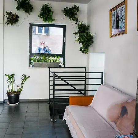 Hart & Art Gallery Hostel